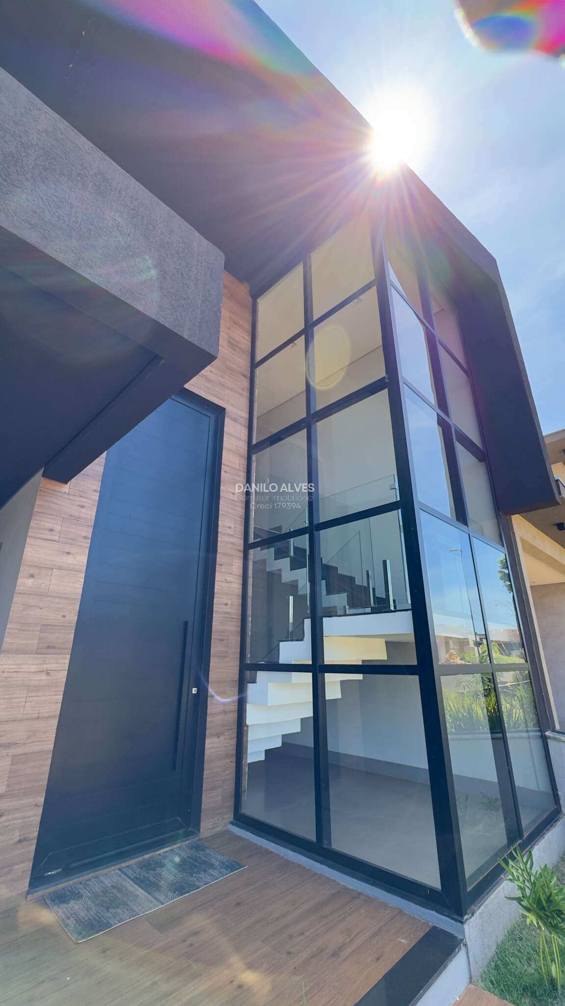  - Casa de condomínio à venda, com 4 quartos, 226m²